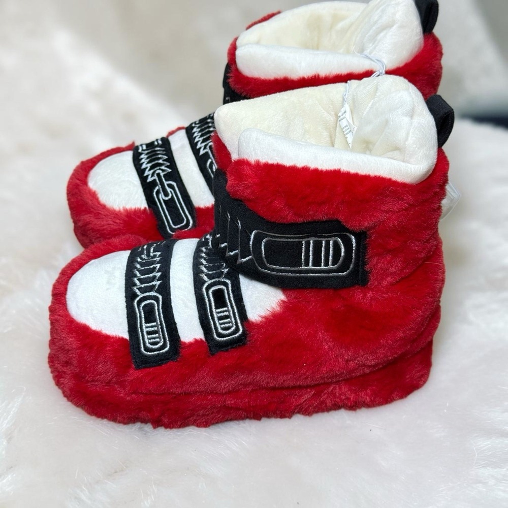 Wondershop Kids 13-1 Red Ski Boot Slippers Faux Fur Plush Christmas Target NWT